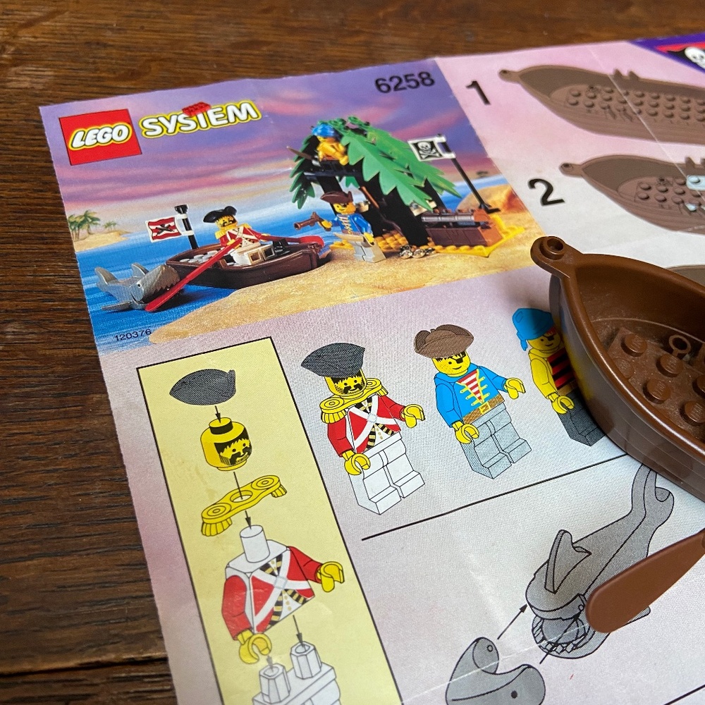 Lego #6258 Smuggler’s Shanty